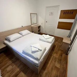 https://fox-hostel-kyiv.hotels-of-kiev.com